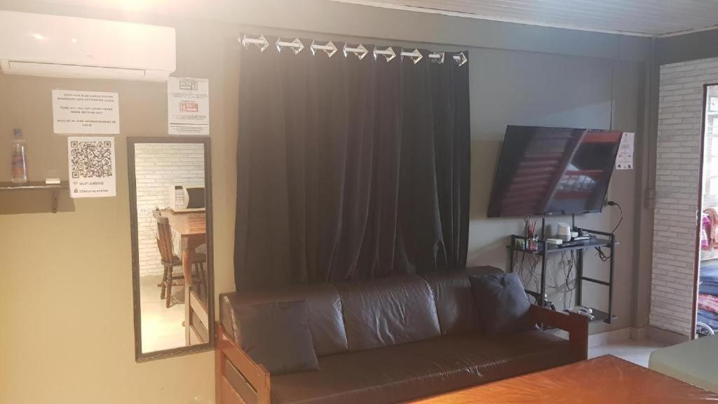 Casa No Centro De Foz! Ar-Condicionado, Smart Tv, Wi-Fi, Cozinha, Ventilador E 4 Camas Διαμέρισμα Φοζ ντο Ιγκουασού Εξωτερικό φωτογραφία